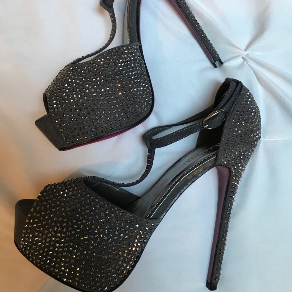 Embellished heels 💗